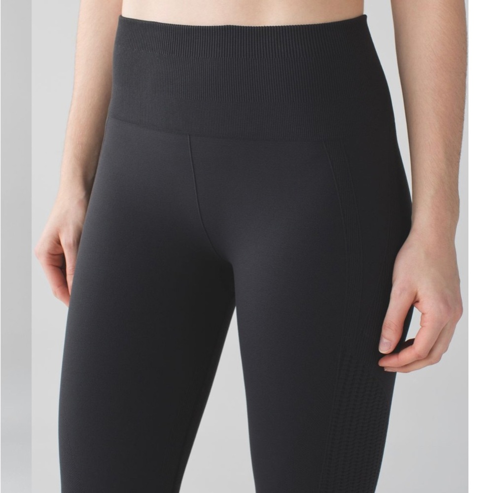 Lululemon Flow & Go Crop Black